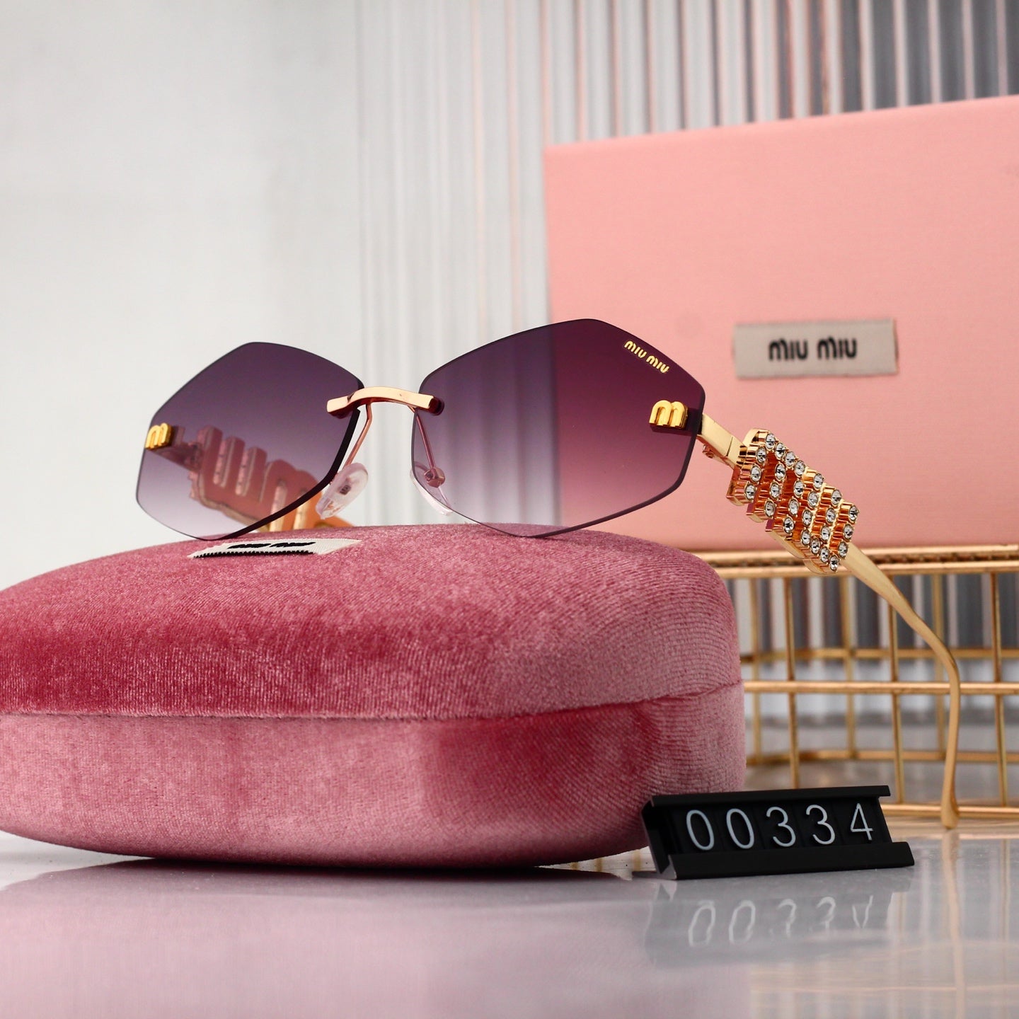 Sunglasses/model:00334
