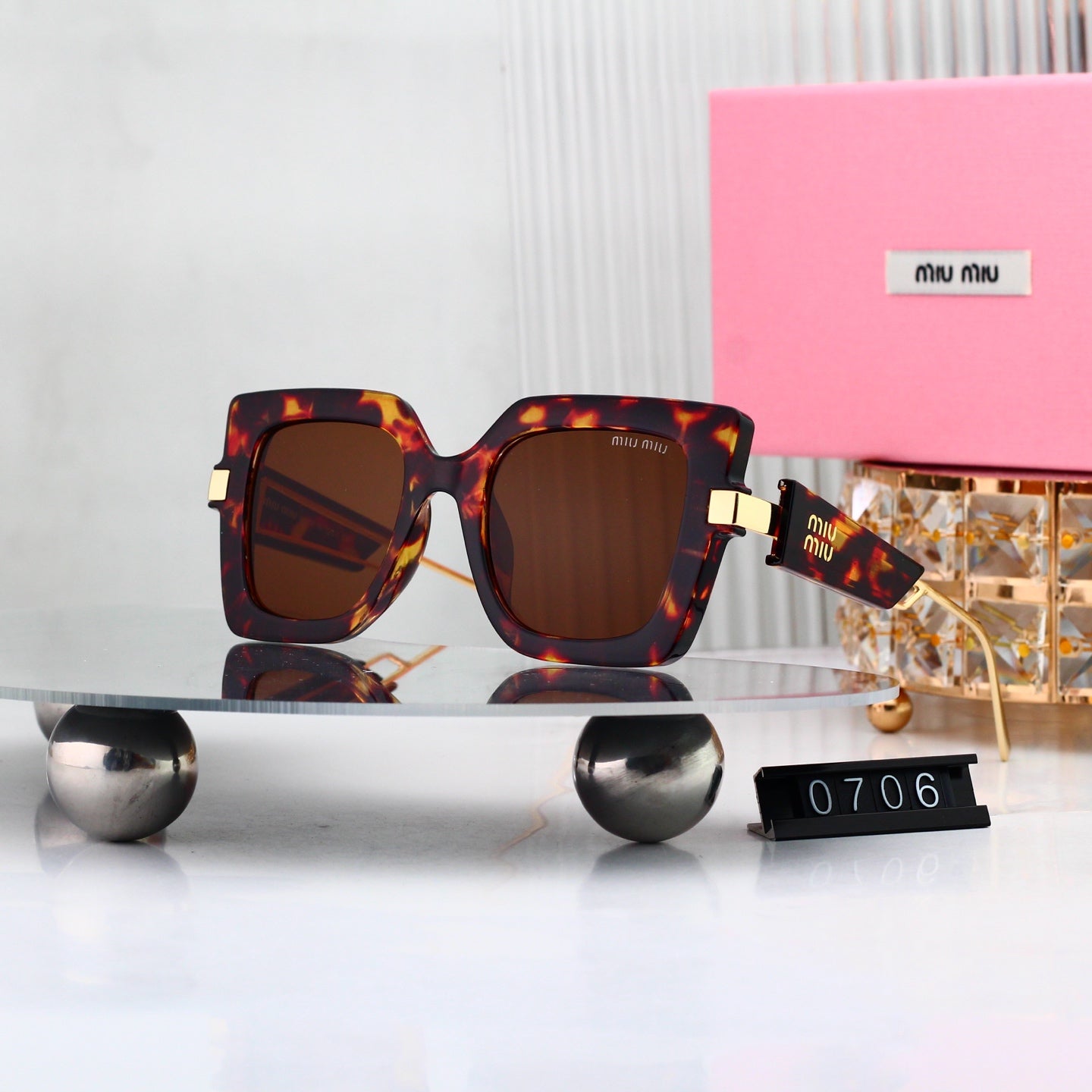 Sunglasses/model:0706