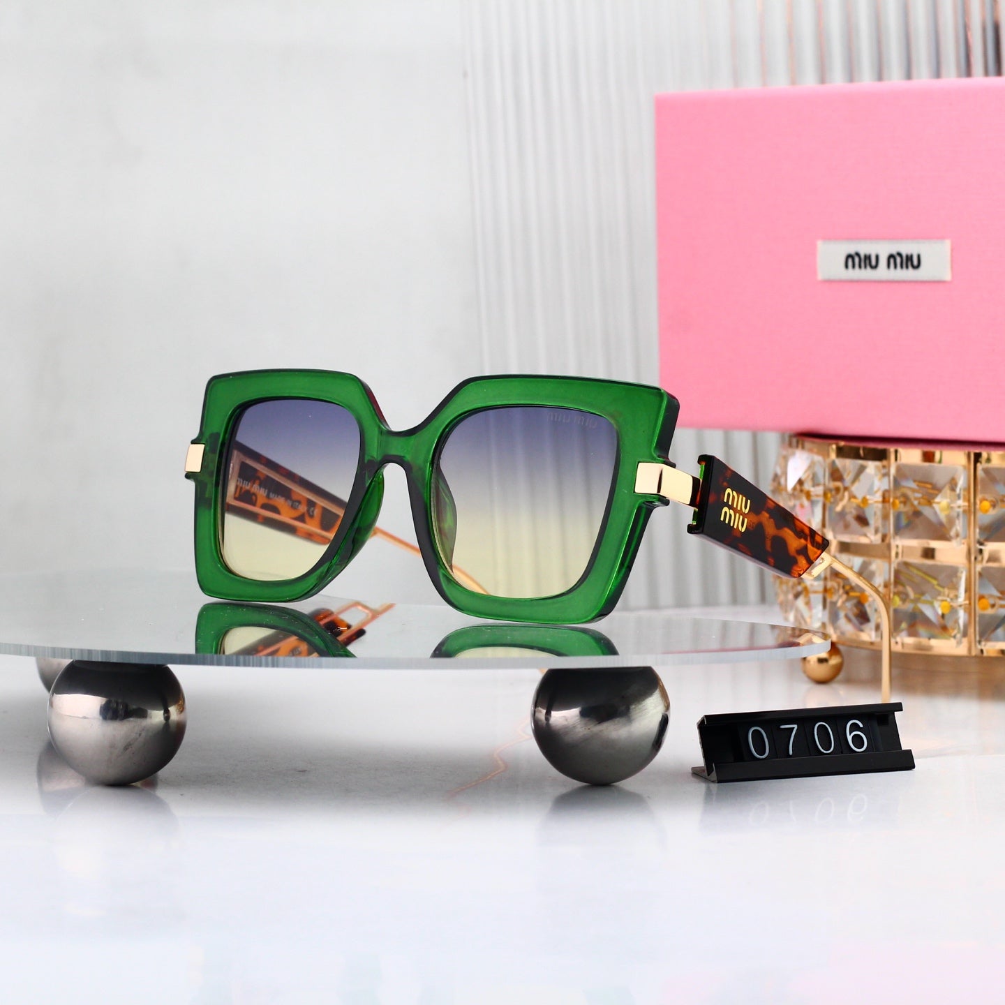 Sunglasses/model:0706