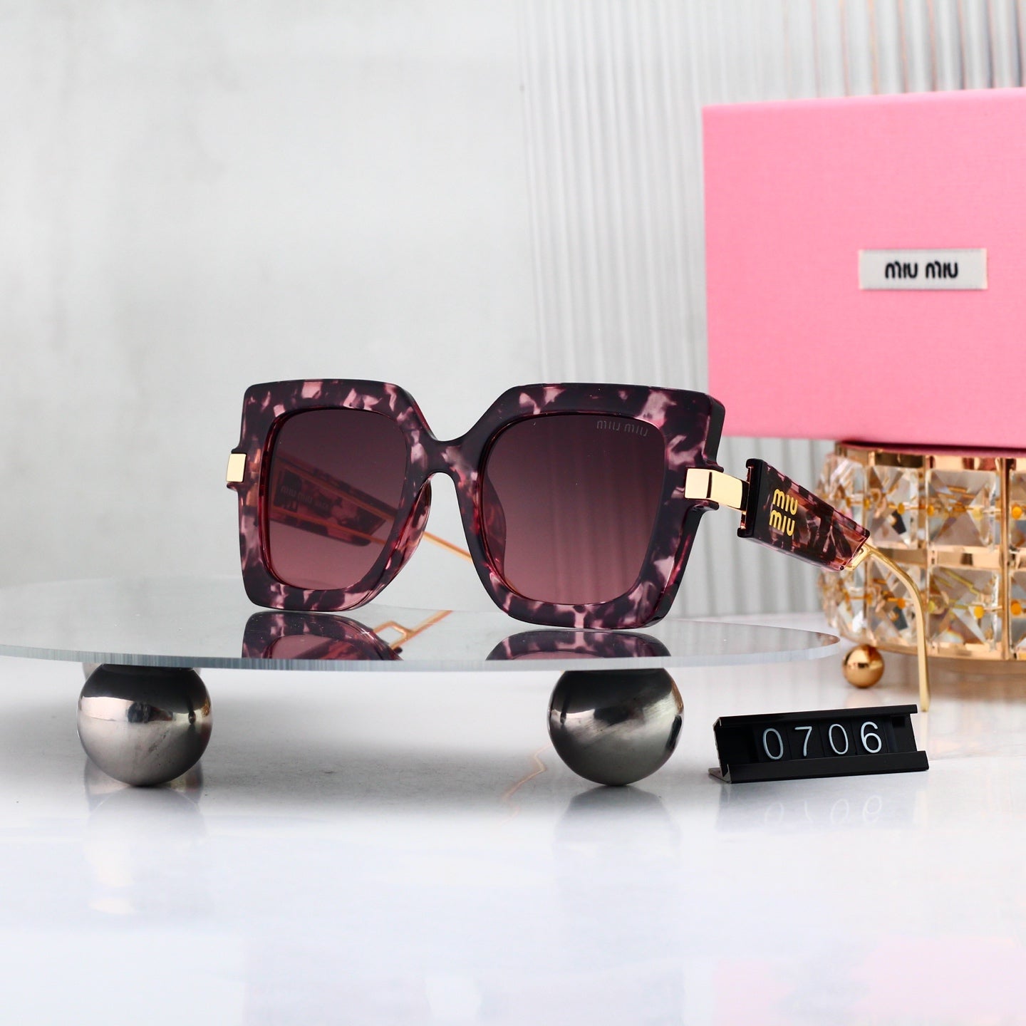Sunglasses/model:0706