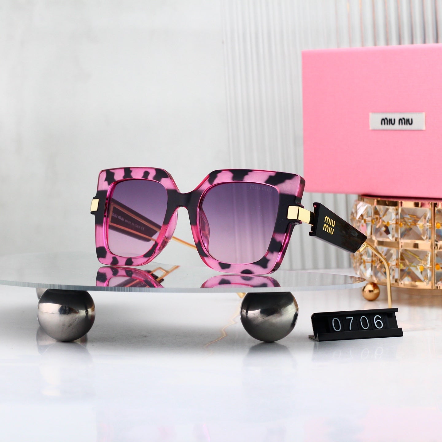 Sunglasses/model:0706