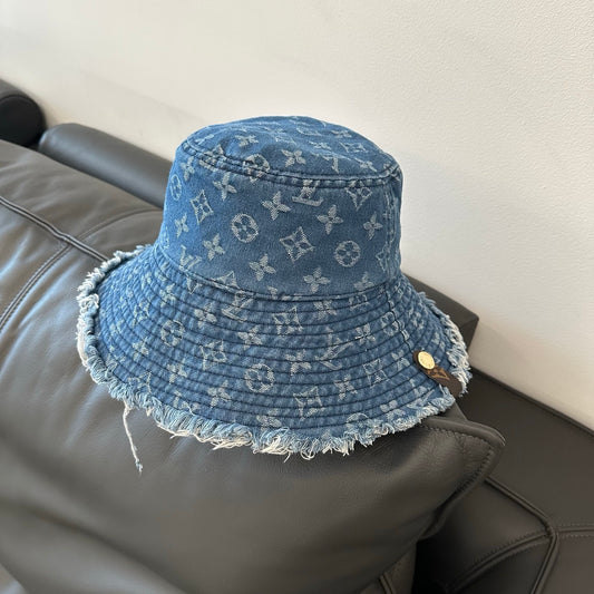 hat/ model: T33