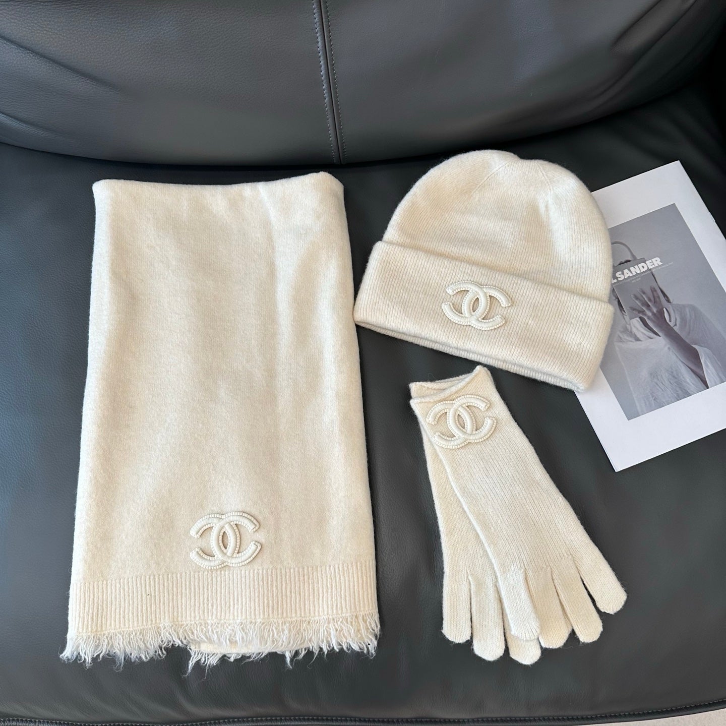 Three-piece set/model: T63