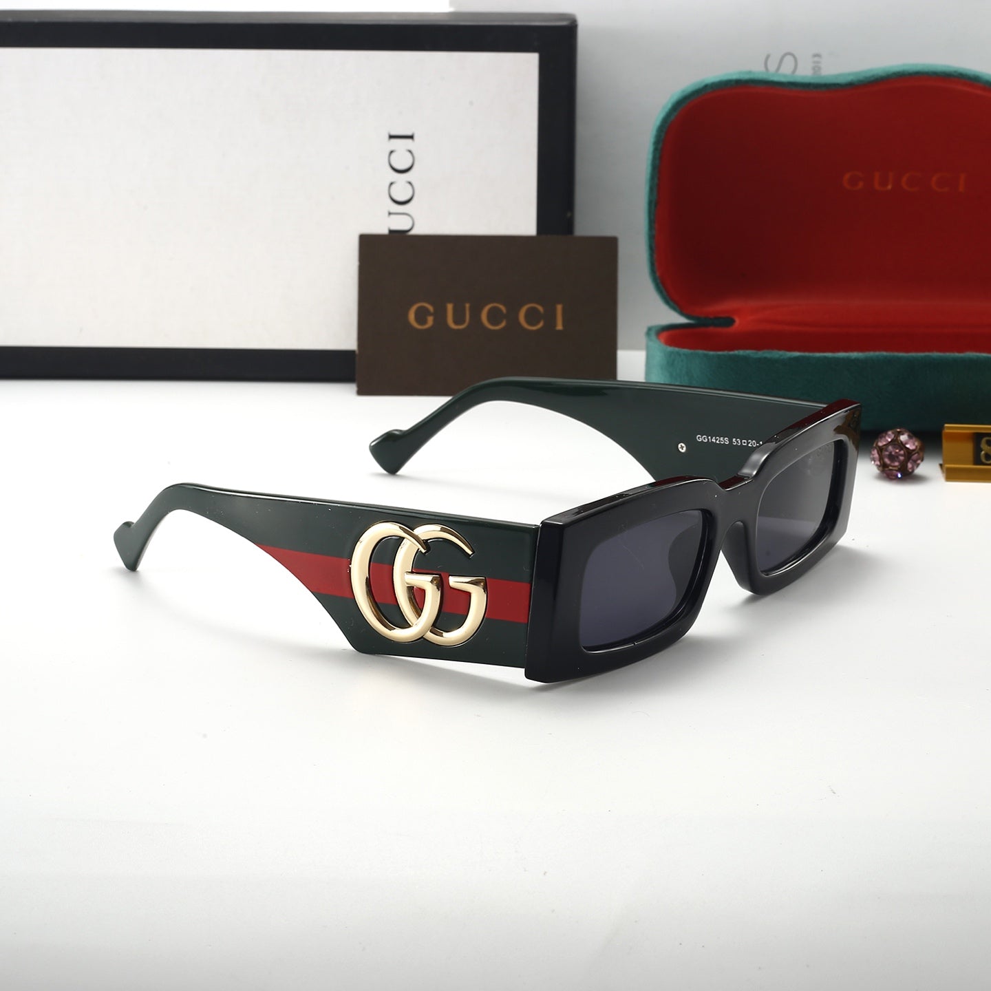 sunglasses / model:8425