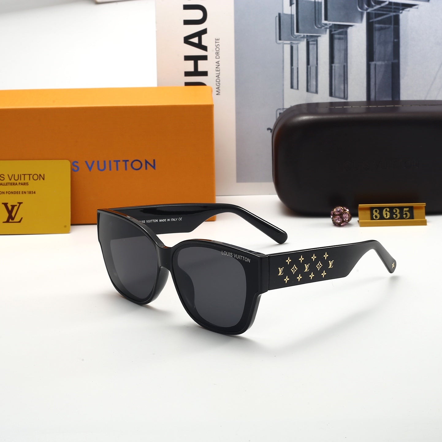 sunglasses / model:8635