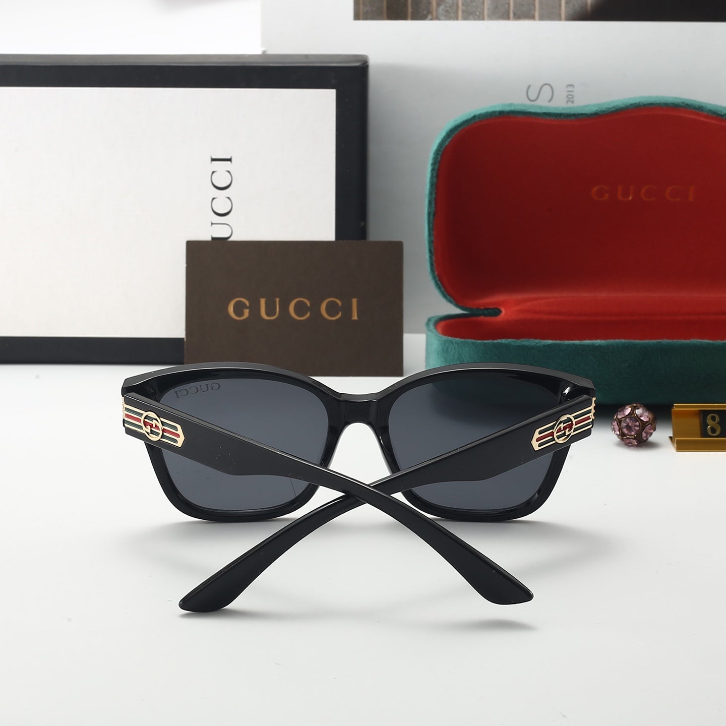 sunglasses / model:8646