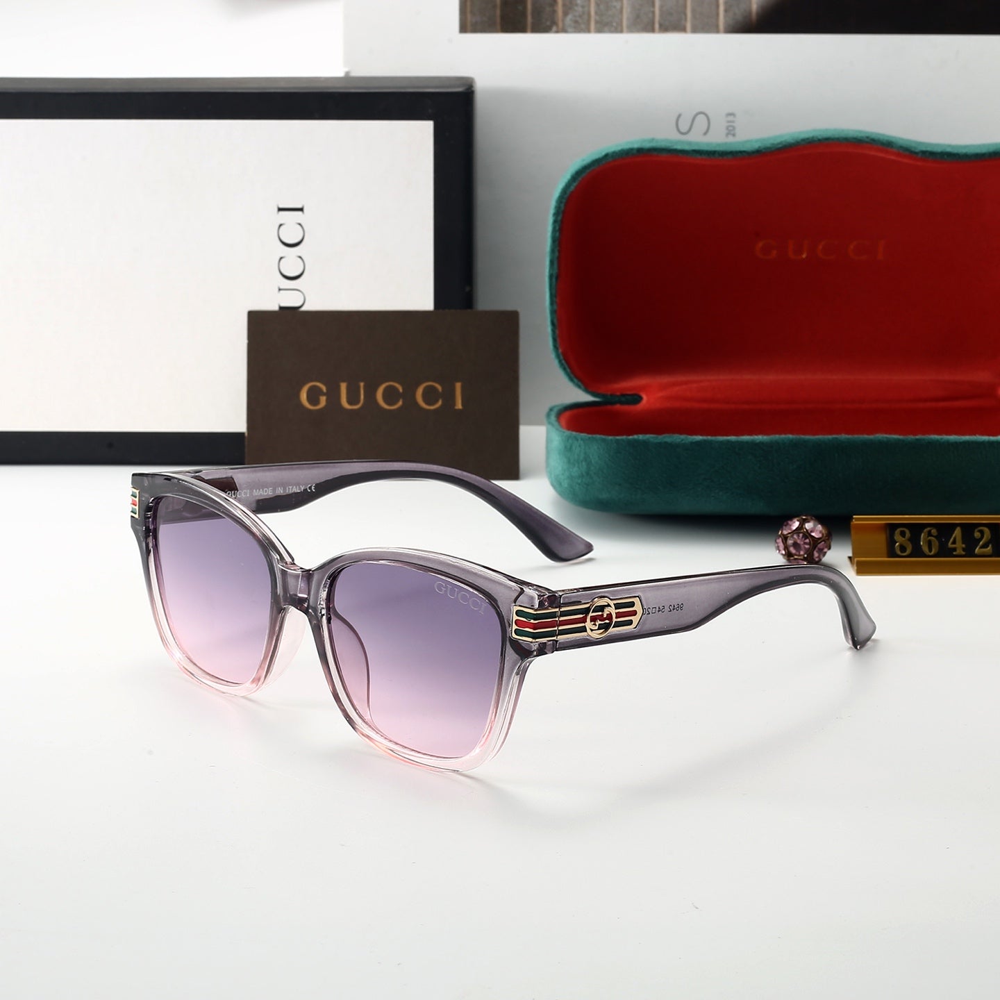 sunglasses / model:8646
