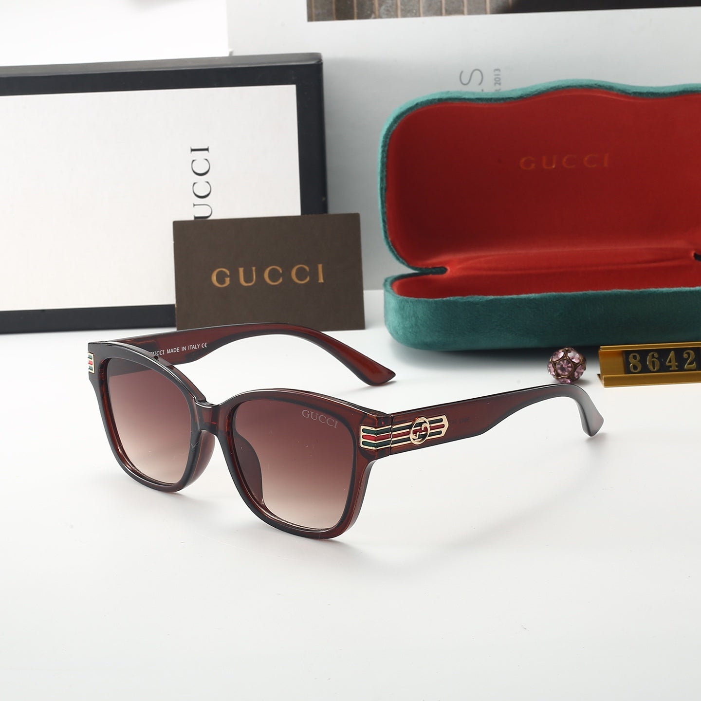 sunglasses / model:8646