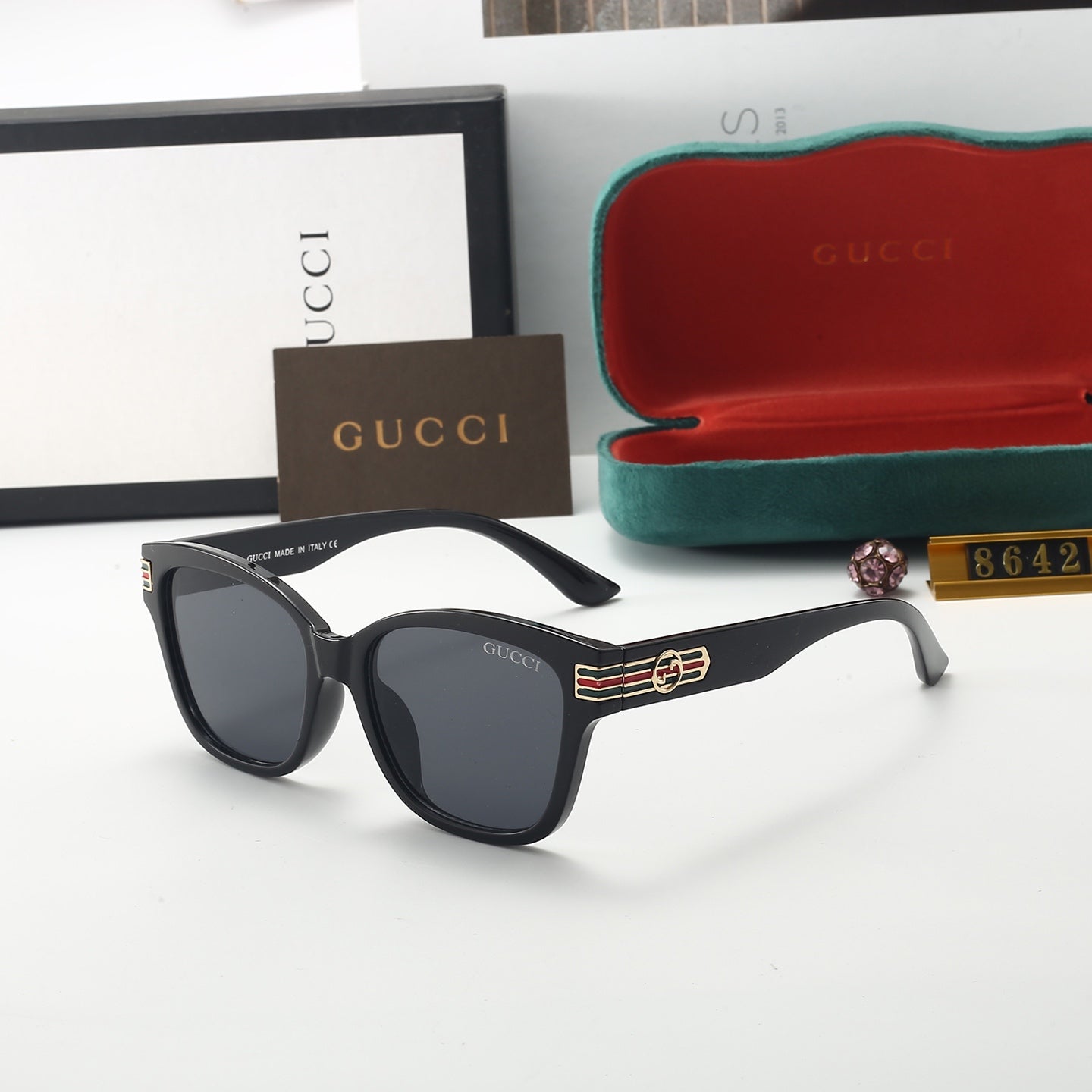 sunglasses / model:8646