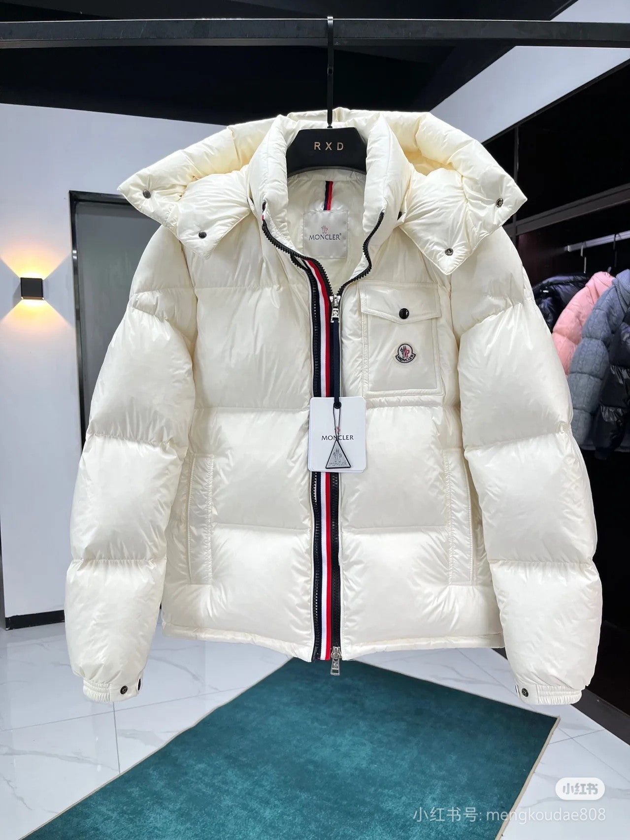 clothing/Short down jacket