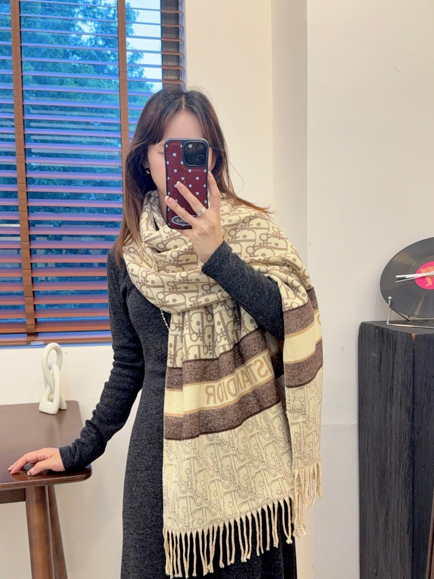 scarf/model: T59