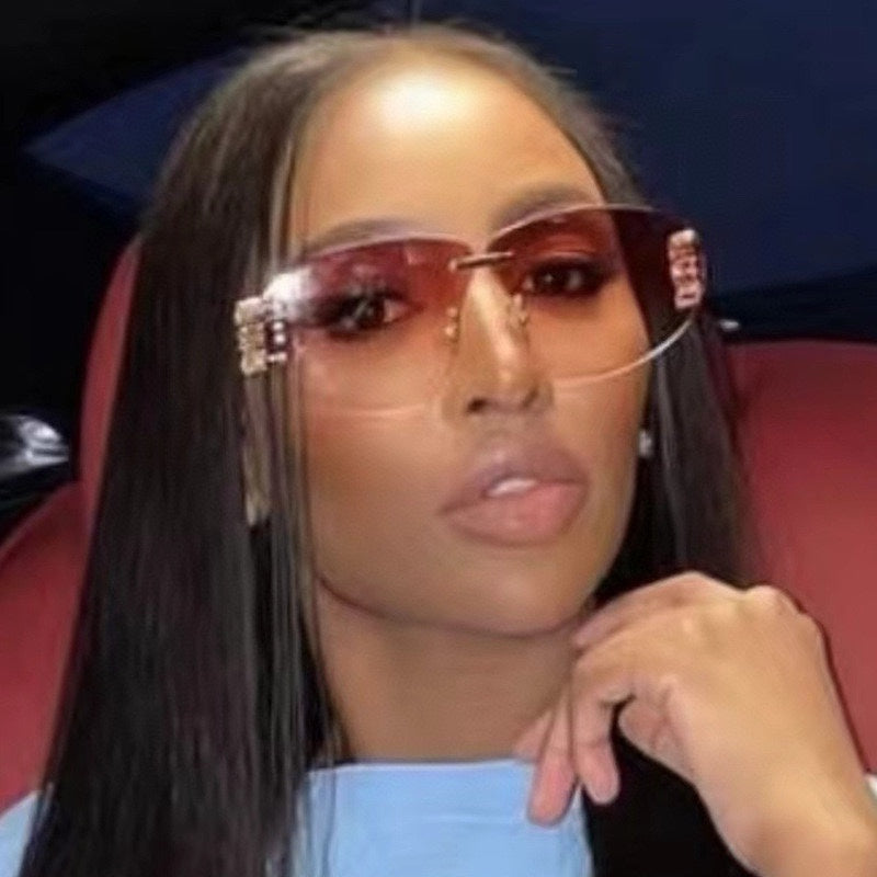 Sunglasses/model:00264