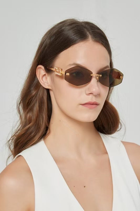Sunglasses/model:00334