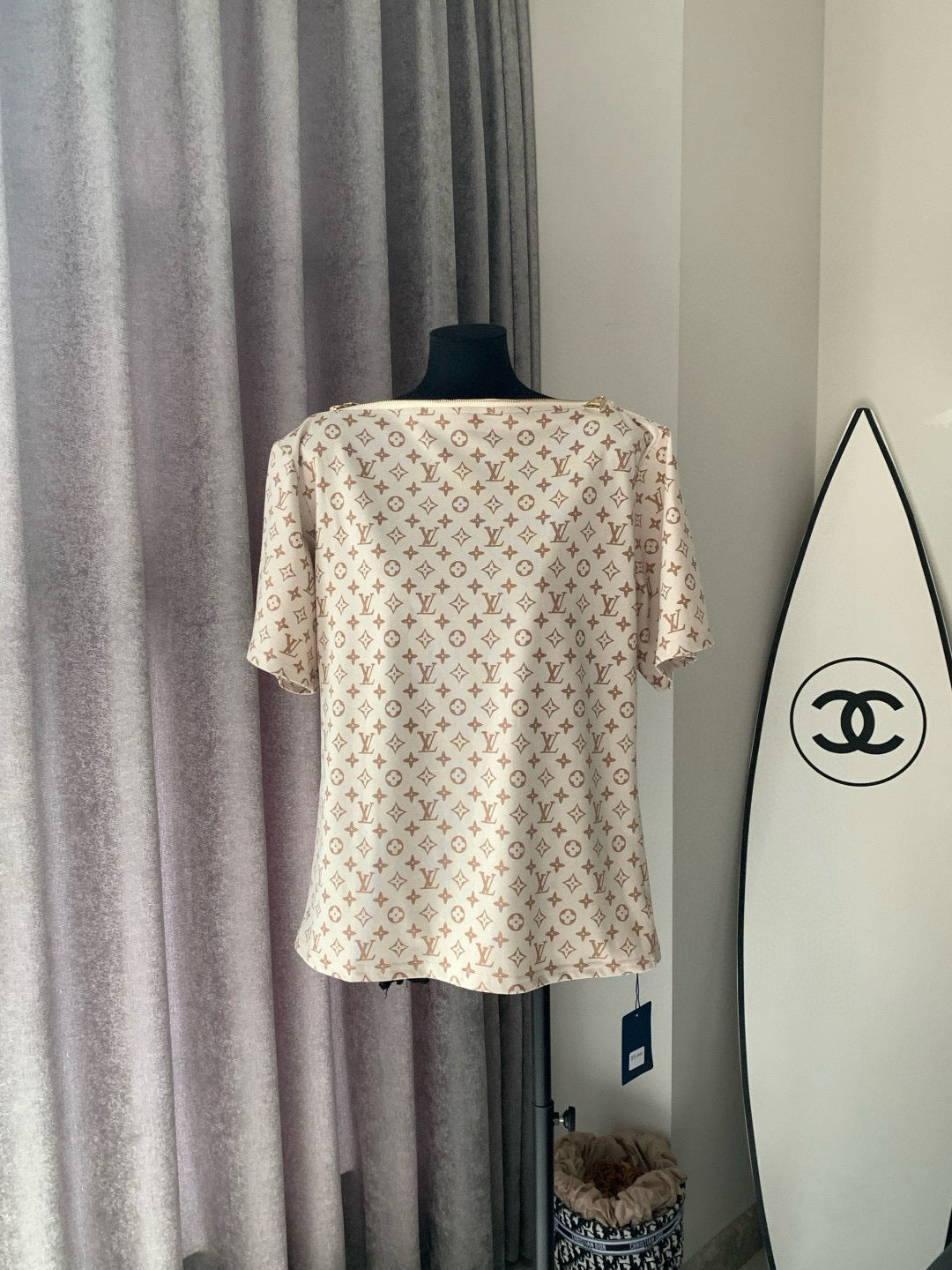 clothing/model: 972946
